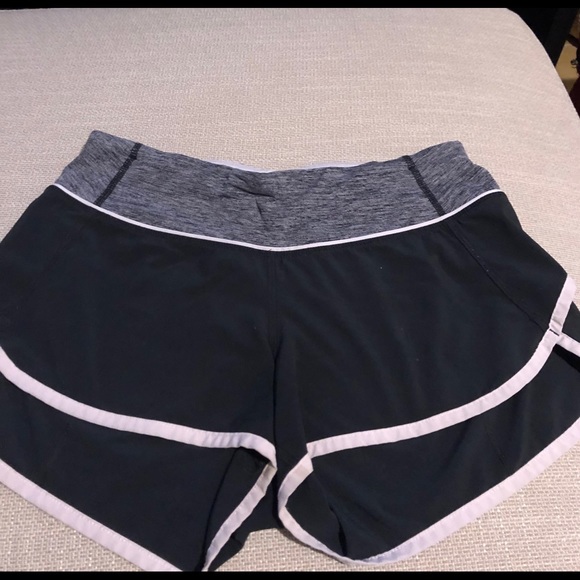 Lulu lemon running shorts - Picture 3 of 3